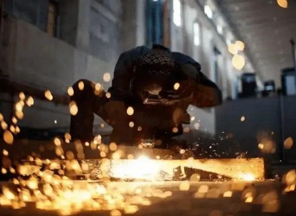 為何304管焊接后裂開？