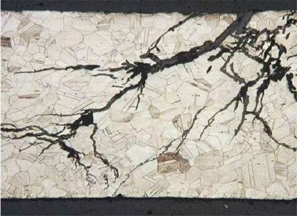 304不銹鋼制品管應(yīng)力腐蝕開(kāi)裂的原因與解決方法